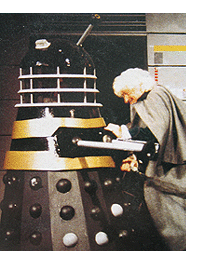 The Doctor electrocutes the Black Dalek